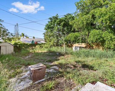 811 32nd Street - Photo Thumbnail 15