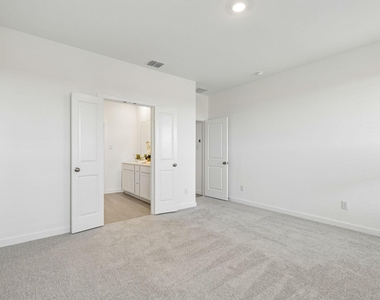 9517 Trecini Drive - Photo Thumbnail 6