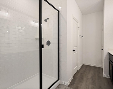 513 Waterhouse Lake Drive - Photo Thumbnail 12