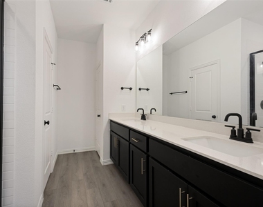 513 Waterhouse Lake Drive - Photo Thumbnail 13