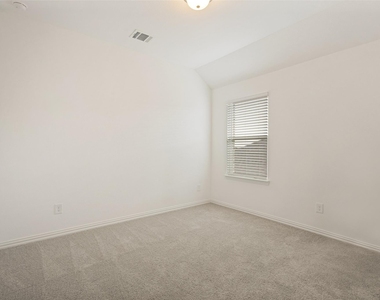 513 Waterhouse Lake Drive - Photo Thumbnail 18