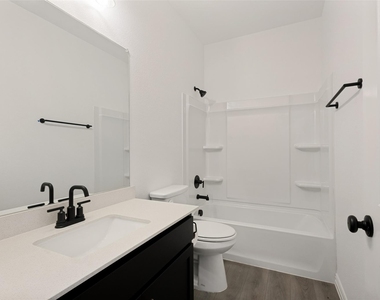513 Waterhouse Lake Drive - Photo Thumbnail 17