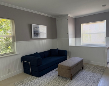 220 Washingtonia Avenue - Photo Thumbnail 9