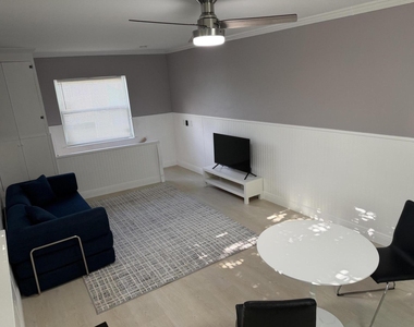 220 Washingtonia Avenue - Photo Thumbnail 7