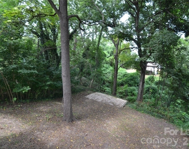 406 W 9th Street - Photo Thumbnail 22