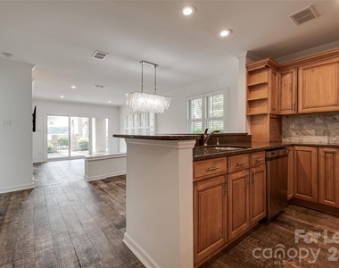 646 Portside Drive - Photo Thumbnail 4