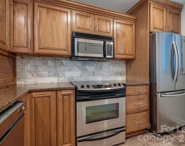 646 Portside Drive - Photo Thumbnail 9