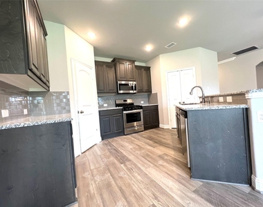 4003 Cottontail Drive - Photo Thumbnail 3