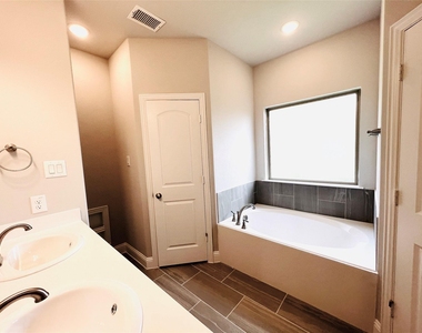 4003 Cottontail Drive - Photo Thumbnail 6