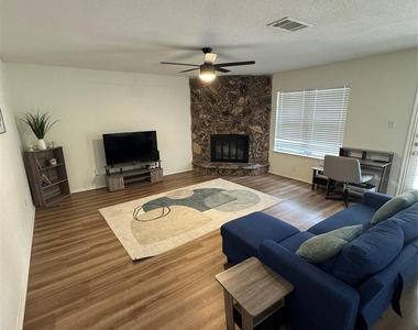237 Volunteer Drive - Photo Thumbnail 1