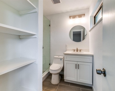 3517 Woodleigh Drive - Photo Thumbnail 16