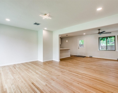 3517 Woodleigh Drive - Photo Thumbnail 5