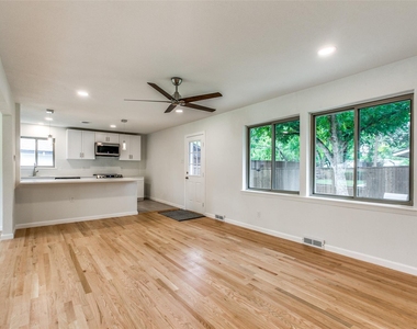 3517 Woodleigh Drive - Photo Thumbnail 7