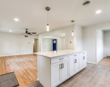 3517 Woodleigh Drive - Photo Thumbnail 8