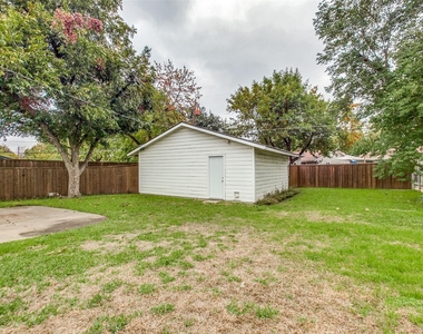 3517 Woodleigh Drive - Photo Thumbnail 22