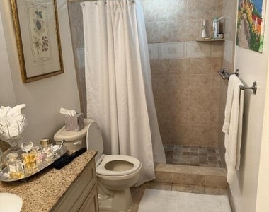 1723 Embassy Drive - Photo Thumbnail 4