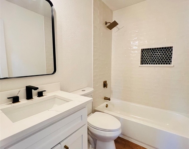 327 E Center Street - Photo Thumbnail 16