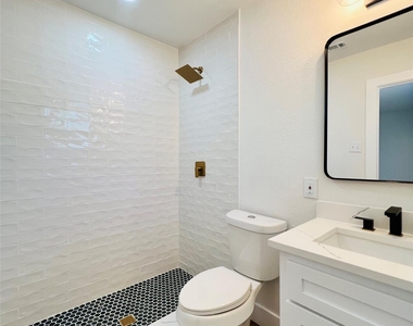 327 E Center Street - Photo Thumbnail 13