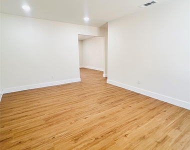 327 E Center Street - Photo Thumbnail 4