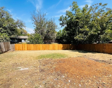 327 E Center Street - Photo Thumbnail 17
