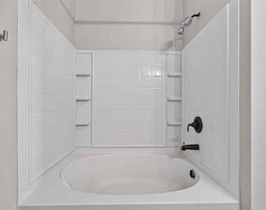 1722 Oak Glen Drive - Photo Thumbnail 15