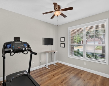 1722 Oak Glen Drive - Photo Thumbnail 12