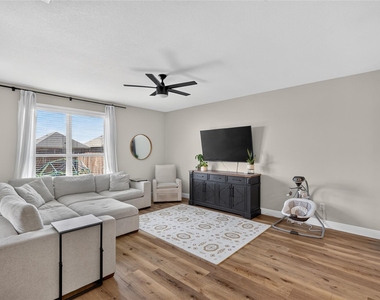 1722 Oak Glen Drive - Photo Thumbnail 7