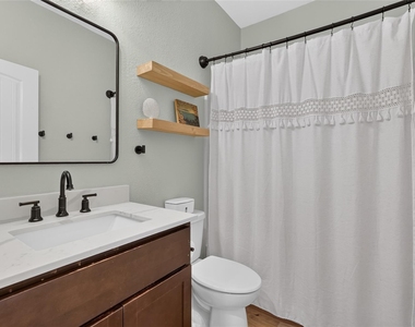 1722 Oak Glen Drive - Photo Thumbnail 13