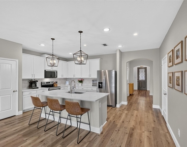 1722 Oak Glen Drive - Photo Thumbnail 6