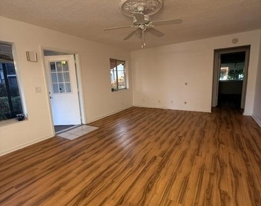 445 Pine Glen Lane - Photo Thumbnail 9