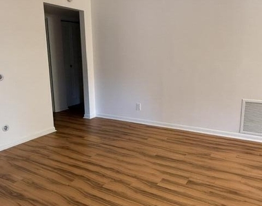 445 Pine Glen Lane - Photo Thumbnail 5