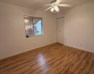 445 Pine Glen Lane - Photo Thumbnail 7