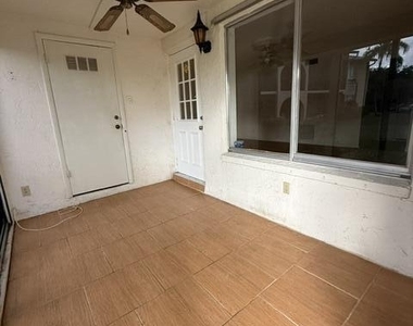 445 Pine Glen Lane - Photo Thumbnail 10