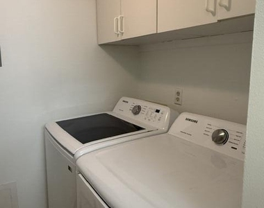 445 Pine Glen Lane - Photo Thumbnail 8