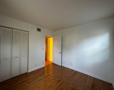 21904 Lake Forest Circle - Photo Thumbnail 10