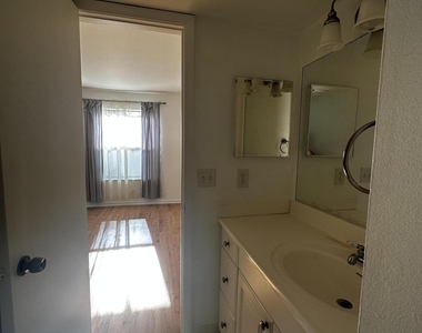 21904 Lake Forest Circle - Photo Thumbnail 8
