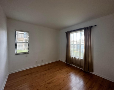 21904 Lake Forest Circle - Photo Thumbnail 11