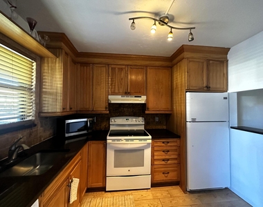 21904 Lake Forest Circle - Photo Thumbnail 3