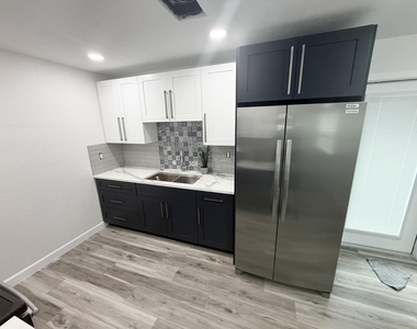 6200 Sw 41st Place - Photo Thumbnail 7