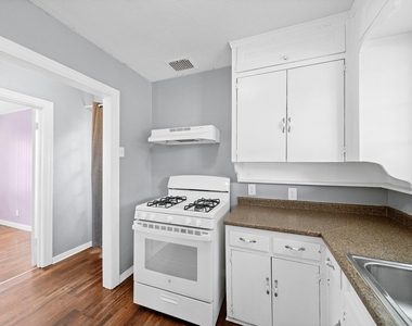 3324 W Clarendon Drive - Photo Thumbnail 7