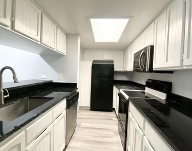 12816 Midway Road - Photo Thumbnail 2