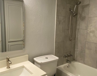 12816 Midway Road - Photo Thumbnail 8