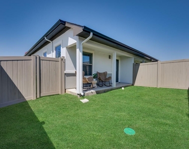 8217 Idyllic Avenue - Photo Thumbnail 19