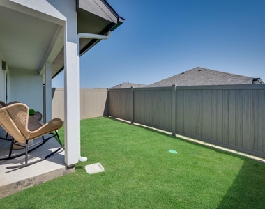 8217 Idyllic Avenue - Photo Thumbnail 18