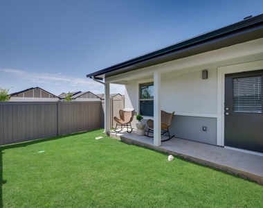 8217 Idyllic Avenue - Photo Thumbnail 20