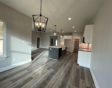 4914 Dry Creek Road - Photo Thumbnail 9