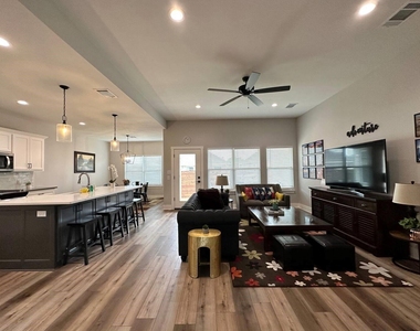 4914 Dry Creek Road - Photo Thumbnail 10