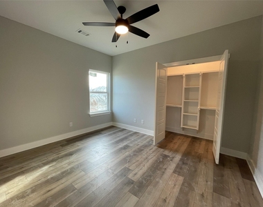 4914 Dry Creek Road - Photo Thumbnail 17