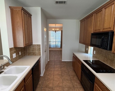 1740 Hidden Brook Drive - Photo Thumbnail 8