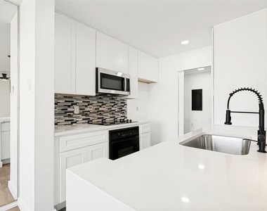 5801 Lake Hubbard Parkway - Photo Thumbnail 5